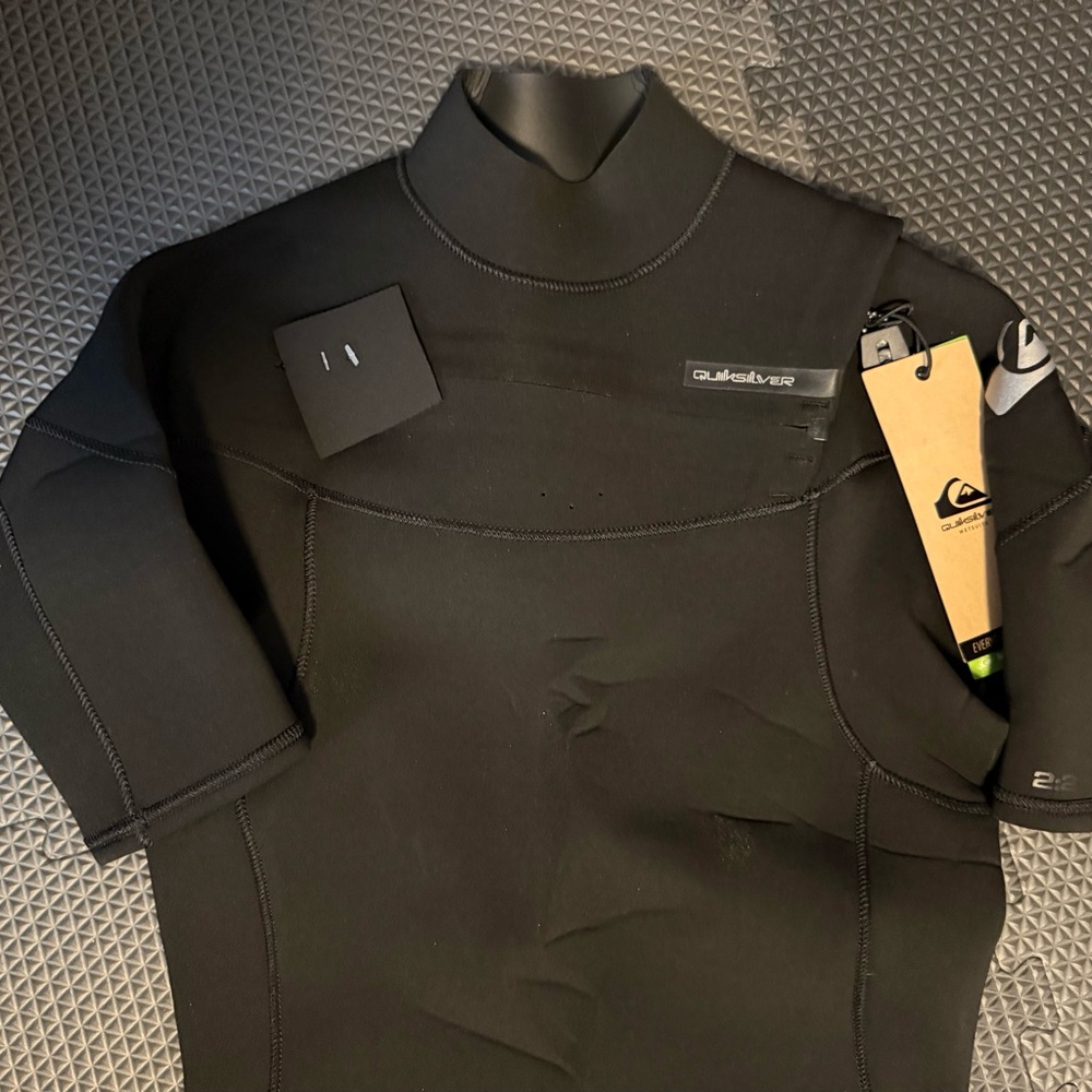 Quiksilver Adult  Wetsuit NWT - Picture 2 of 8
